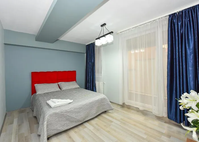 Royal Accommodation